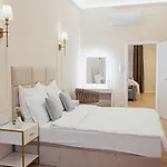 New Downtown Apt W Breakfast&Parking Option
