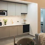 New Downtown Apt W Breakfast&Parking Option