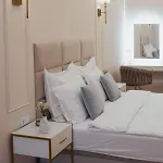 New Downtown Apt W Breakfast&Parking Option